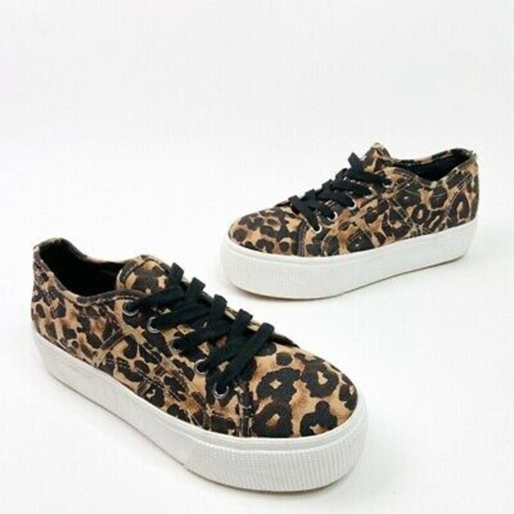 NEW Emmi Platform Lace Up Sneaker 8.5 Animal Print
